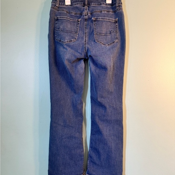 Maurice’s high-rise curvey jeans , size 10 short . - Picture 4 of 4